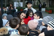 С участием вице-президента Фонда Гейдара Алиева Лейлы Алиевой в рамках проекта "Наш двор" состоялось открытие очередных обновленных дворов (ФОТО)