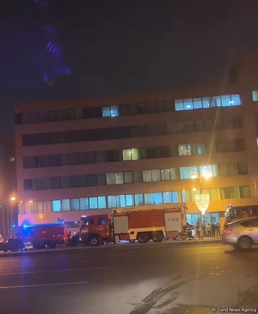 Пожар в Республиканском перинатальном центре в Баку потушен, пациенты эвакуируются (ФОТО/ВИДЕО) (Обновлено-3)