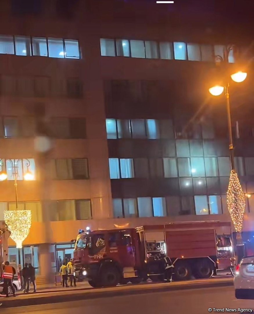 Пожар в Республиканском перинатальном центре в Баку потушен, пациенты эвакуируются (ФОТО/ВИДЕО) (Обновлено-3)