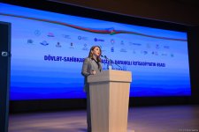 В Баку состоялась конференция на тему "Партнерство между государством и предпринимателями: основа устойчивой экономики" (ФОТО)