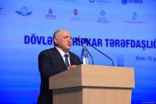 В Баку состоялась конференция на тему "Партнерство между государством и предпринимателями: основа устойчивой экономики" (ФОТО)
