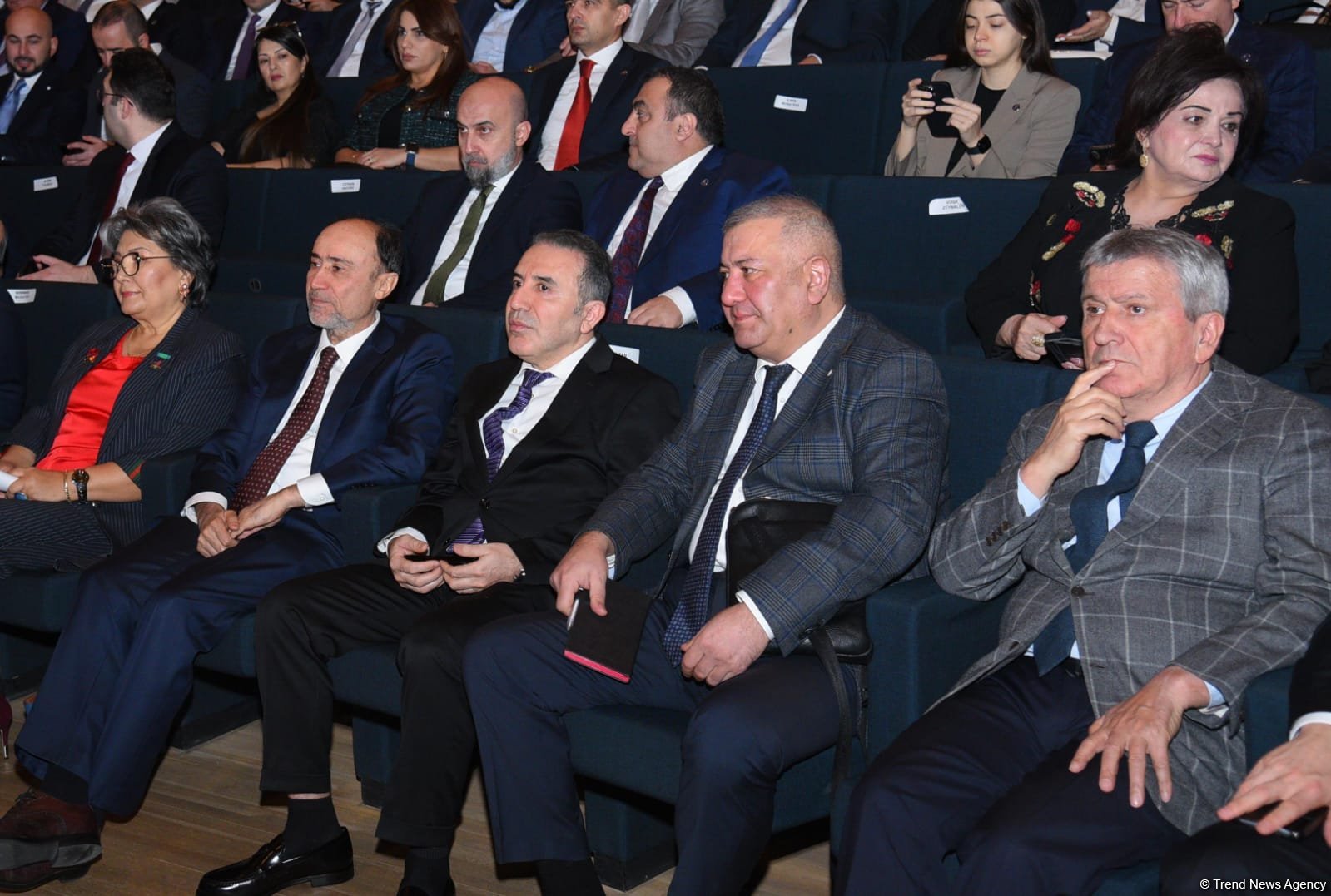 В Баку состоялась конференция на тему "Партнерство между государством и предпринимателями: основа устойчивой экономики" (ФОТО)