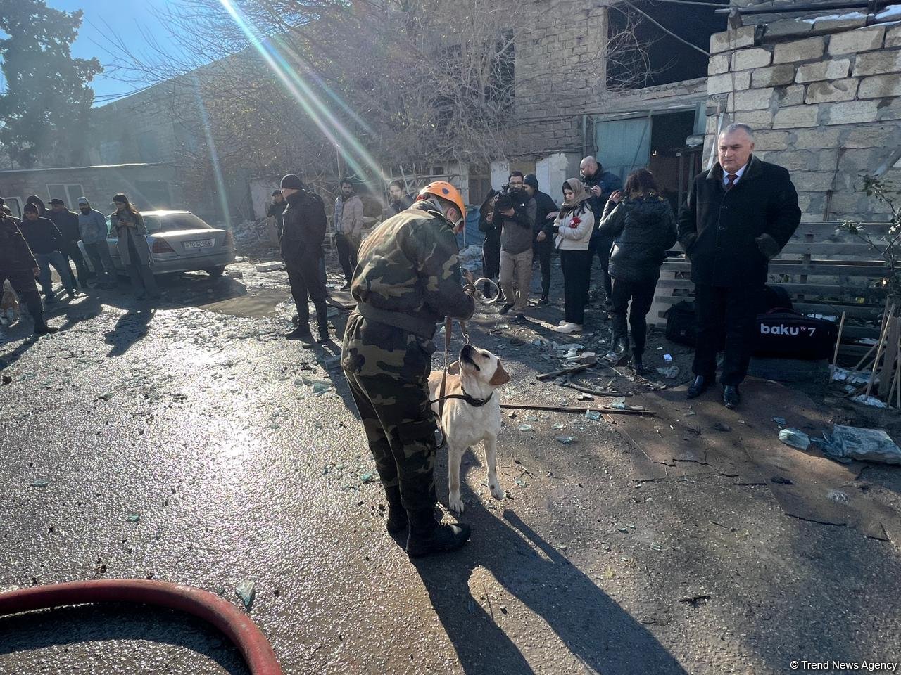 Число погибших при взрыве в цехе в Баку достигло семи