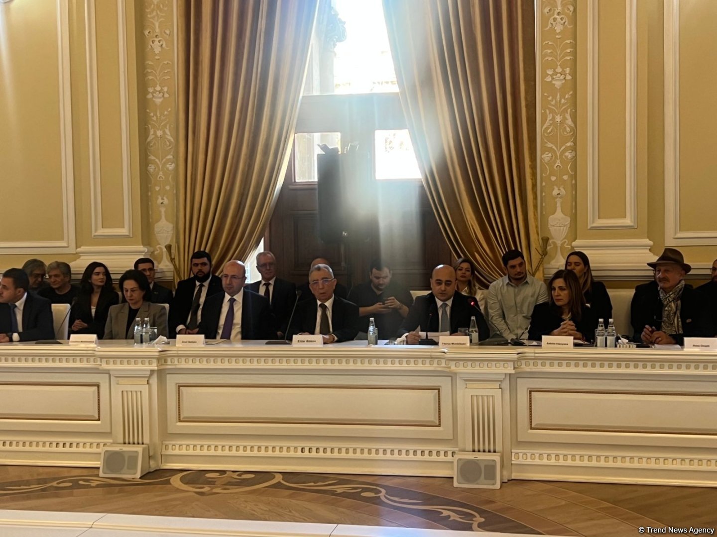 Некоторые здания временного размещения вынужденных переселенцев находятся на грани аварийного состояния - Анар Гулиев