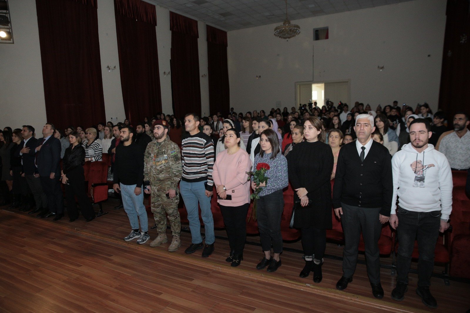 Эльнара Халилова встретилась с поклонниками (ФОТО)
