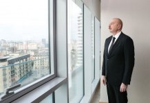 President Ilham Aliyev views construction, redevelopment works, conditions created in Office building in Central Park Quarter of Baku White City (PHOTO)