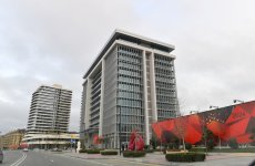 President Ilham Aliyev views construction, redevelopment works, conditions created in Office building in Central Park Quarter of Baku White City (PHOTO)