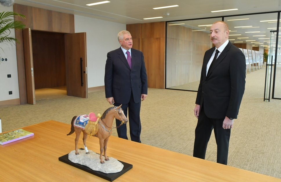 President Ilham Aliyev views construction, redevelopment works, conditions created in Office building in Central Park Quarter of Baku White City (PHOTO)