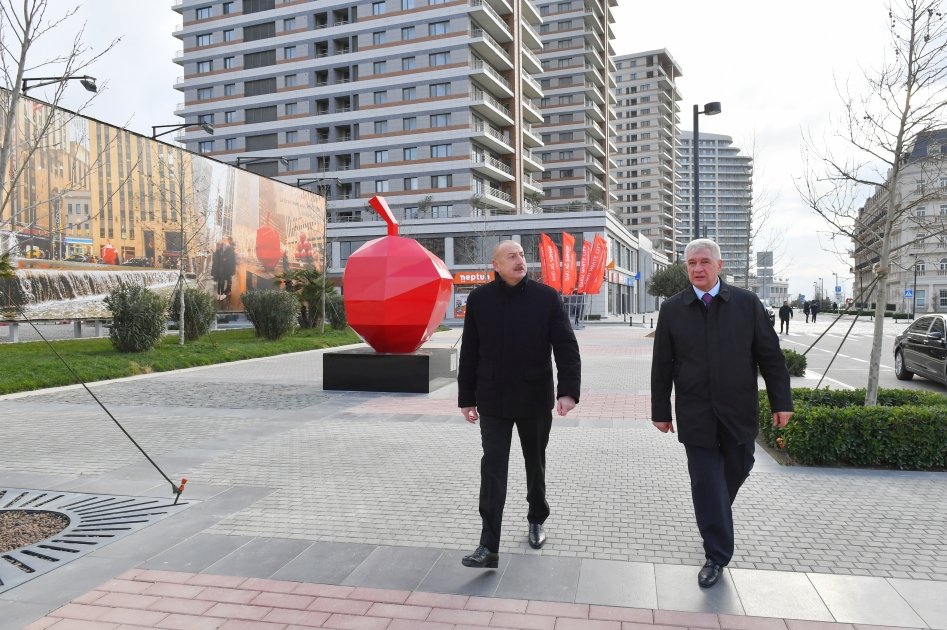 President Ilham Aliyev views construction, redevelopment works, conditions created in Office building in Central Park Quarter of Baku White City (PHOTO)