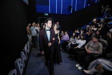 "3391 километр" турецких звезд Дерьи Пынар Ак и Ахмета Хактана Завлака в Баку (ФОТО/ВИДЕО)