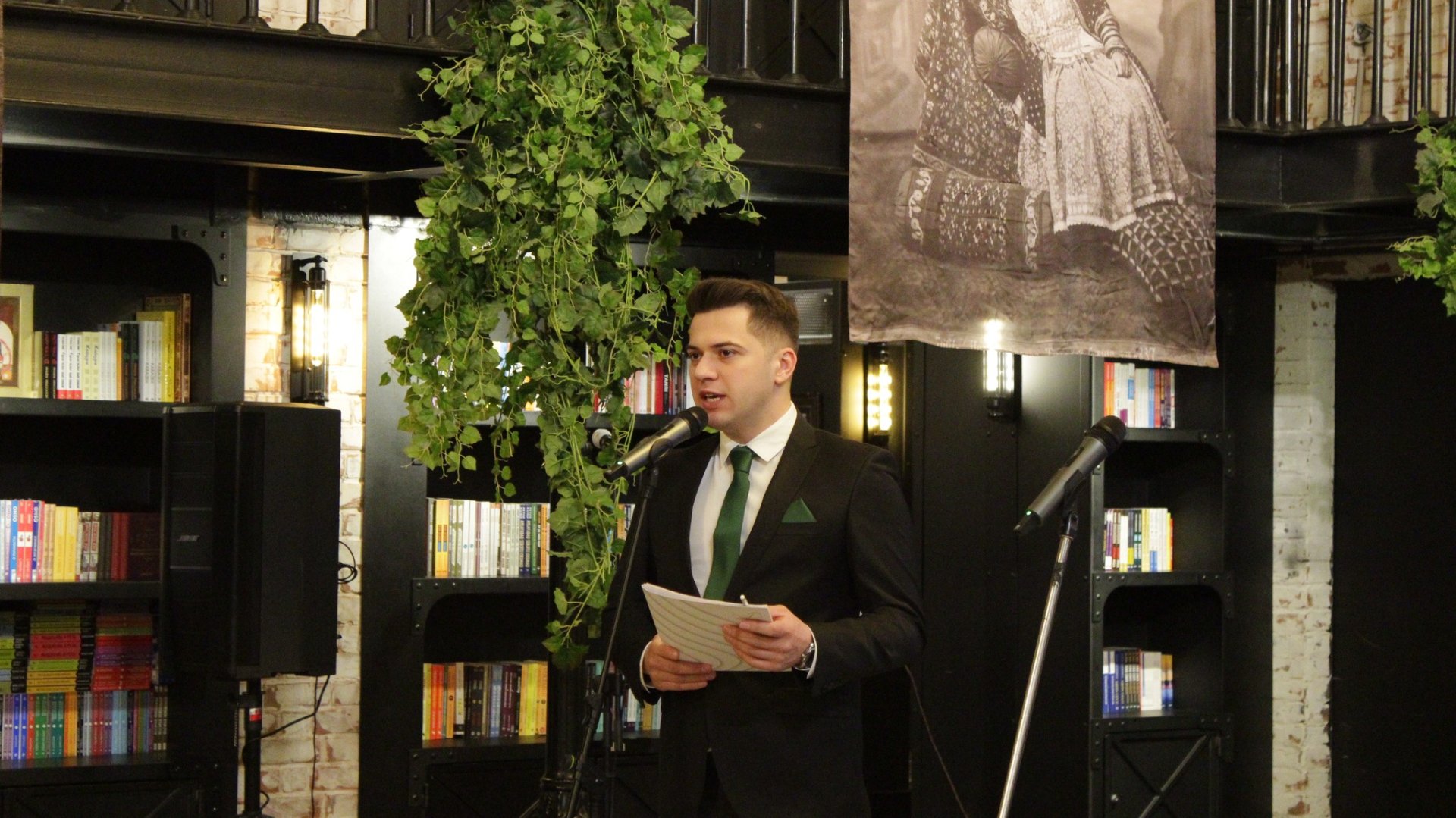 В Баку презентована книга "Odlar yurduna səyahət" - уникальные фотографии Азербайджана середины XIX - начала XX веков (ФОТО)
