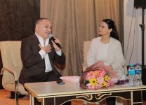 "Qonağımız var" – встреча заслуженного артиста Азербайджана Адалята Шукюрова с поклонниками (ФОТО)