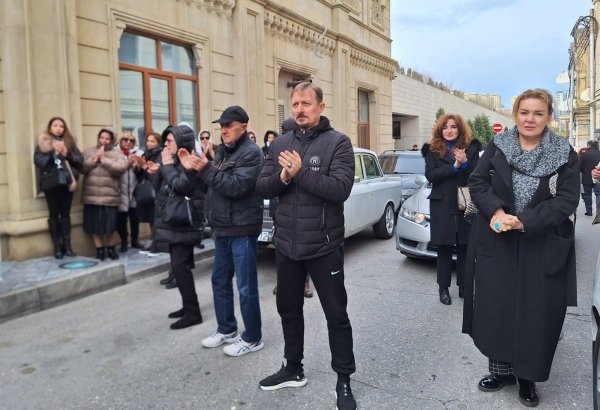 Народную артистку Рафигу Ахундову аплодисментами проводили в последний путь (ФОТО)