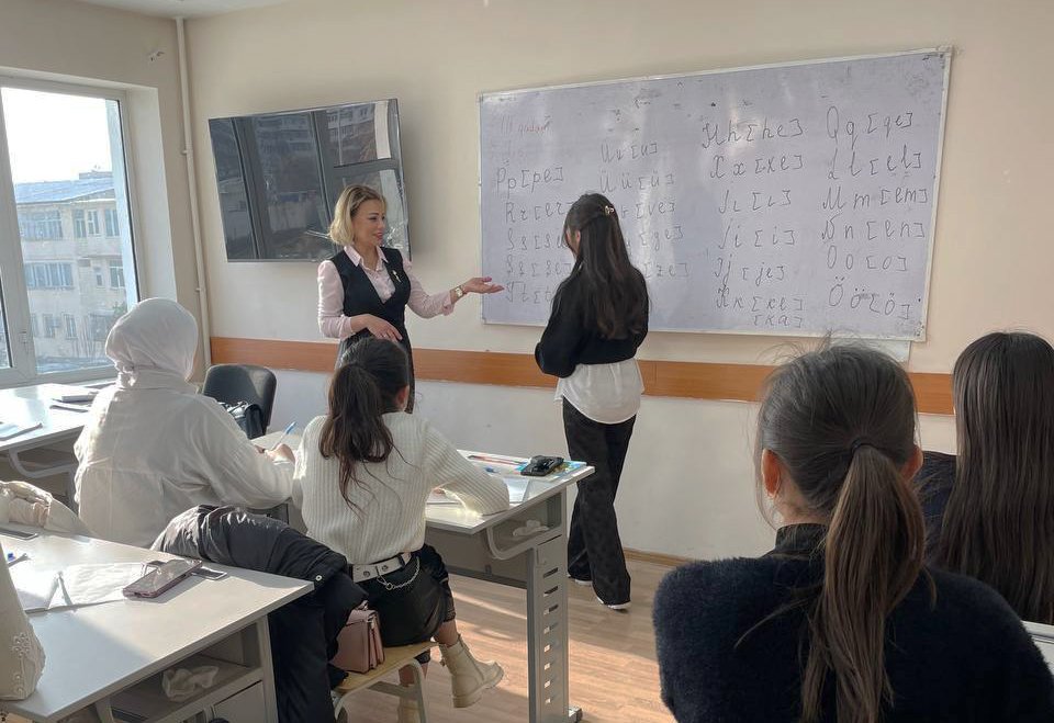 В университетах Узбекистана началось преподавание азербайджанского языка (ФОТО)