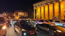 Baku hails jubilant car procession, marking Ilham Aliyev's presidential poll win (PHOTO)