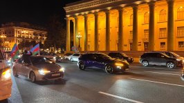 Baku hails jubilant car procession, marking Ilham Aliyev's presidential poll win (PHOTO)