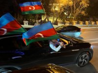 Baku hails jubilant car procession, marking Ilham Aliyev's presidential poll win (PHOTO)