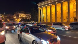 Baku hails jubilant car procession, marking Ilham Aliyev's presidential poll win (PHOTO)