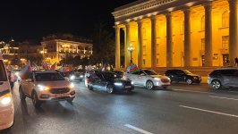 Baku hails jubilant car procession, marking Ilham Aliyev's presidential poll win (PHOTO)