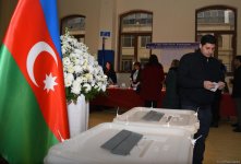 Наблюдается наплыв избирателей на участках, созданных в школе №132-134 в Баку (ФОТО/ВИДЕО)