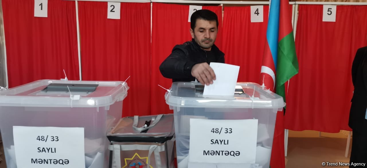 На избирательном участке №33 в поселке Гобу зафиксирована активность избирателей - председатель (ФОТО)