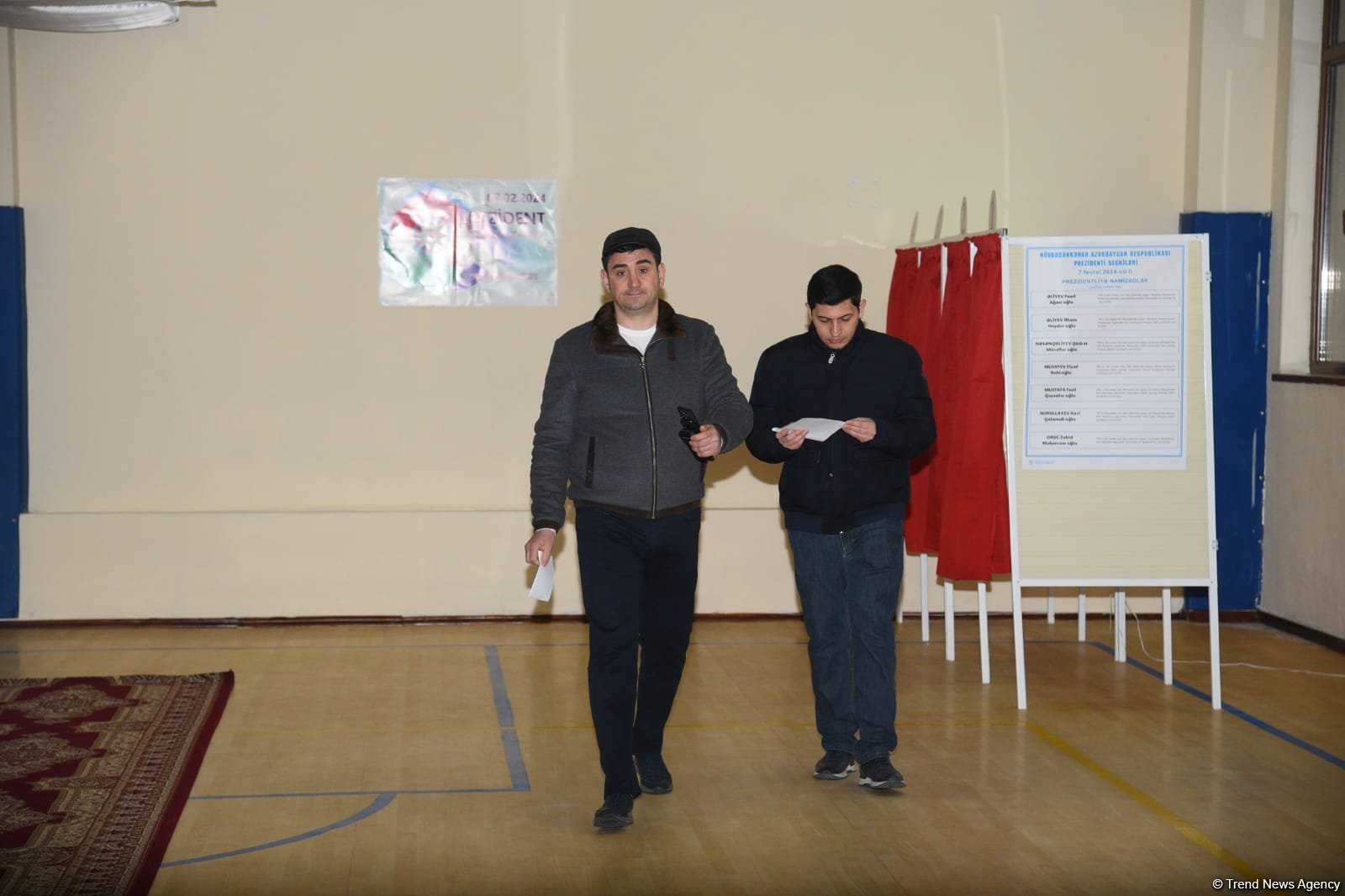 Наблюдается наплыв избирателей на участках, созданных в школе №132-134 в Баку (ФОТО/ВИДЕО)