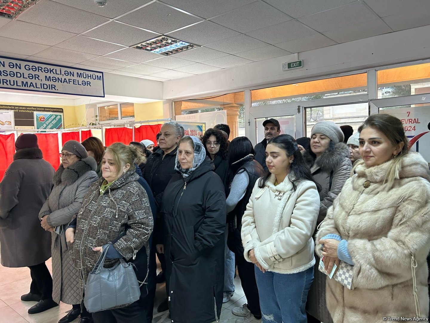 В Сураханском районе наблюдается наплыв избирателей в участки (ФОТО)