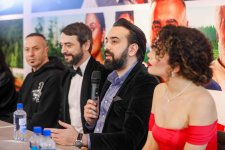 Турецкие звезды в Баку - если летом пойдет снег, или секрет тысячелетнего йогурта (ВИДЕО, ФOТО)