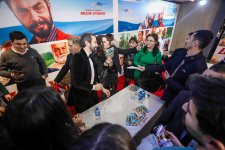Турецкие звезды в Баку - если летом пойдет снег, или секрет тысячелетнего йогурта (ВИДЕО, ФOТО)