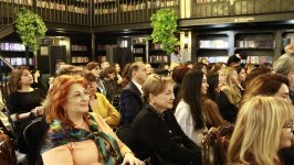 Рена Миргасымова-Фель выступила в Баку - увлекательный рассказ о загадочной стране (ФОТО)