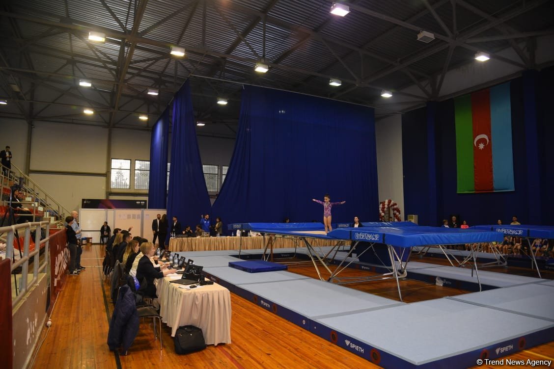 Стартовали соревнования 8-го открытого чемпионата Азербайджана и открытого первенства Баку по прыжкам на батуте (ФОТО)