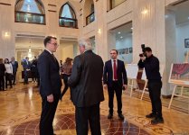 В Баку открылась выставка "Избранные образы русской сцены" (ФОТО)
