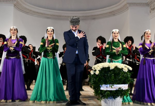 Прекрасная музыка и грациозные движения - Азербайджанский государственный ансамбль танца выступил с концертом (ФОТО/ВИДЕО)