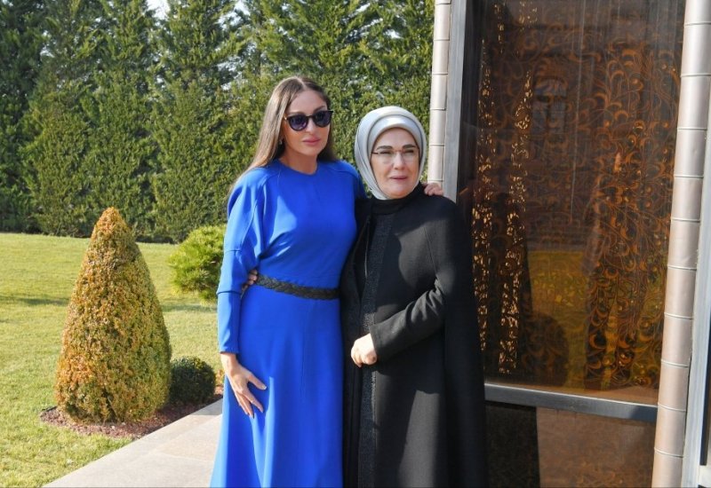 Emine Erdoğan makes phone call to First Vice-President Mehriban Aliyeva