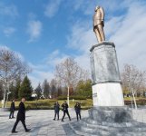Президент Ильхам Алиев посетил памятник великому лидеру Гейдару Алиеву в Анкаре (ФОТО/ВИДЕО)