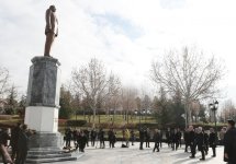 Президент Ильхам Алиев посетил памятник великому лидеру Гейдару Алиеву в Анкаре (ФОТО/ВИДЕО)