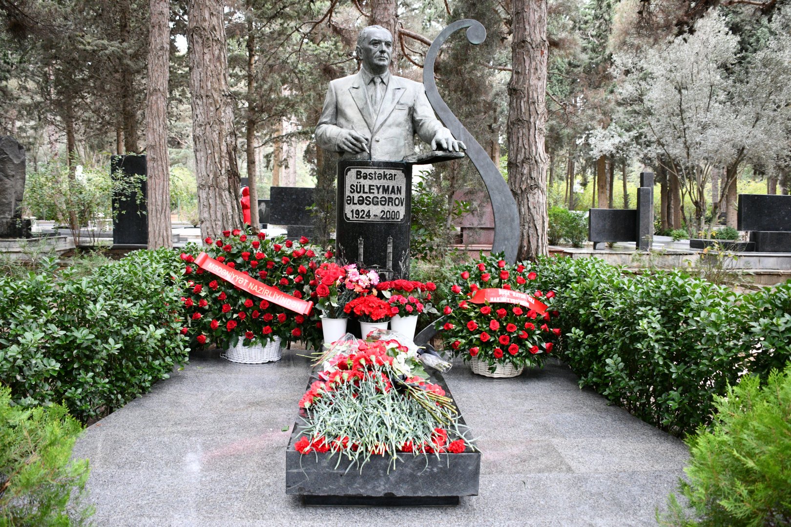 В Баку почтили память видного композитора Сулеймана Алескерова (ФОТО)
