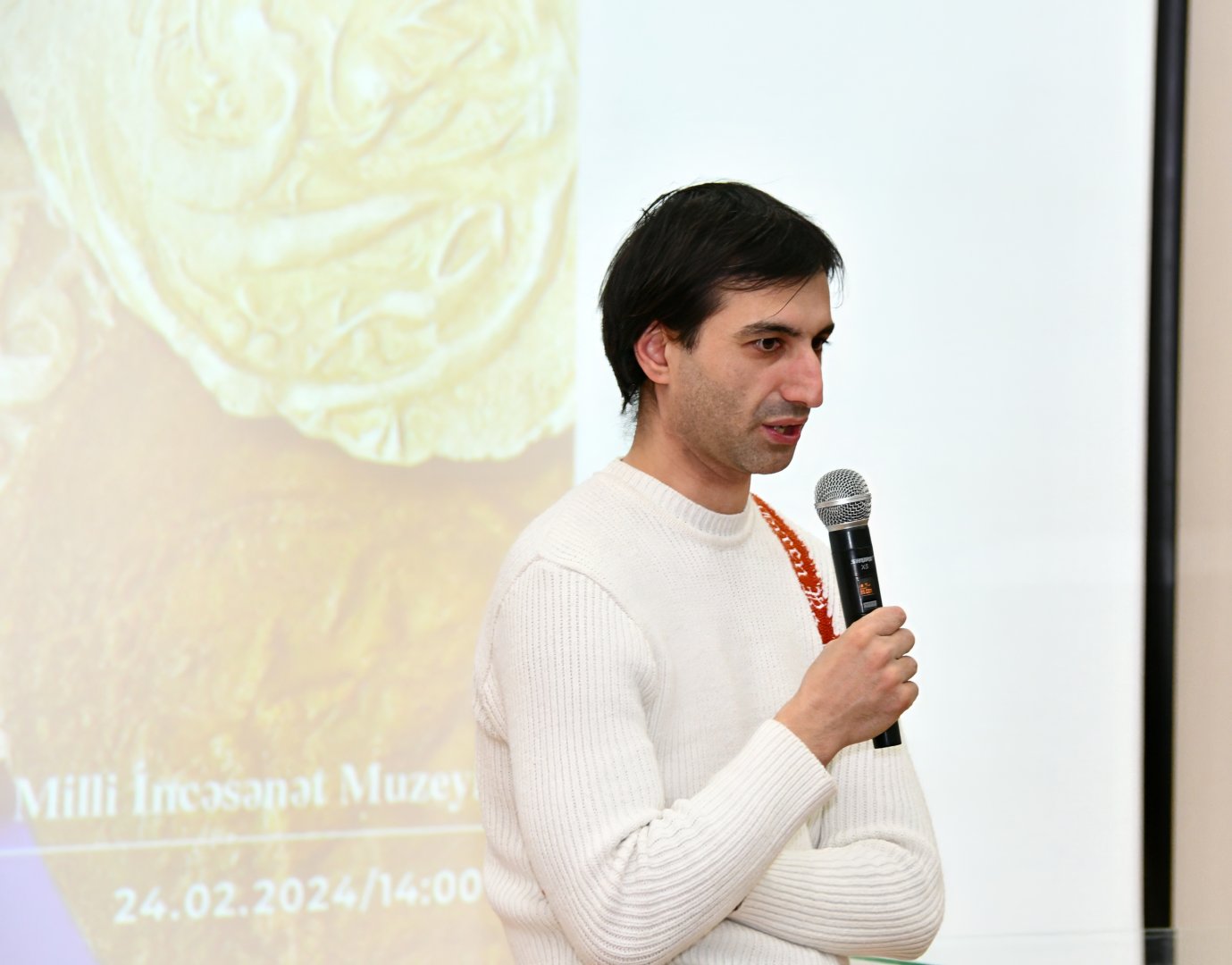 Уникальные экспонаты и почти детективная история: Рустам Гусейнов рассказал о монетах Шекинского ханства (ФОТО)