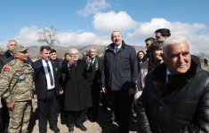 Президент Ильхам Алиев заложил фундамент мемориала жертвам Ходжалинского геноцида и встретился с представителями общественности района (ФОТО/ВИДЕО)