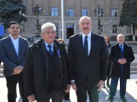 Президент Ильхам Алиев заложил фундамент мемориала жертвам Ходжалинского геноцида и встретился с представителями общественности района (ФОТО/ВИДЕО)