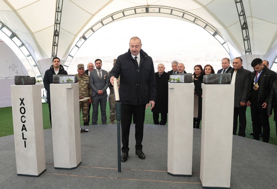 Президент Ильхам Алиев заложил фундамент мемориала жертвам Ходжалинского геноцида и встретился с представителями общественности района (ФОТО/ВИДЕО)