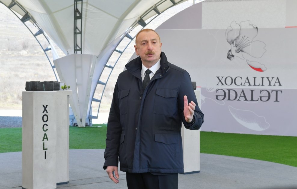 Президент Ильхам Алиев заложил фундамент мемориала жертвам Ходжалинского геноцида и встретился с представителями общественности района (ФОТО/ВИДЕО)