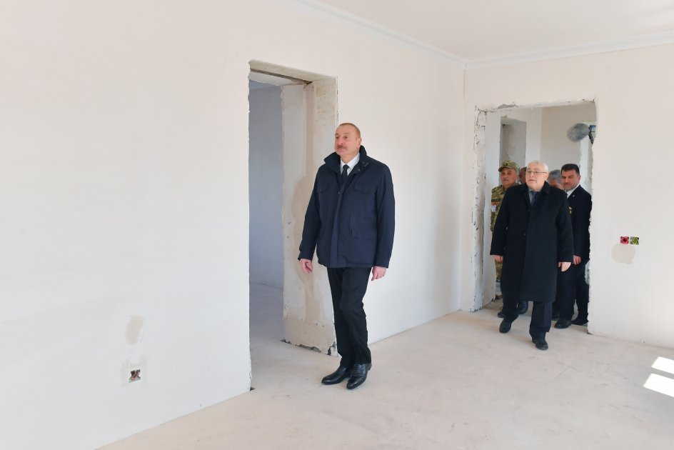 Президент Ильхам Алиев заложил фундамент мемориала жертвам Ходжалинского геноцида и встретился с представителями общественности района (ФОТО/ВИДЕО)