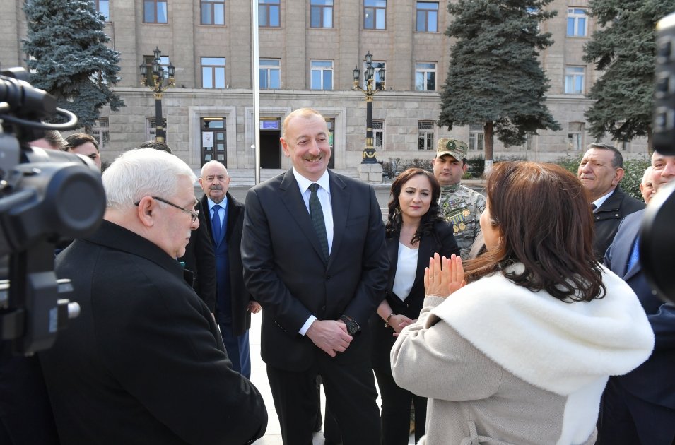 Президент Ильхам Алиев заложил фундамент мемориала жертвам Ходжалинского геноцида и встретился с представителями общественности района (ФОТО/ВИДЕО)