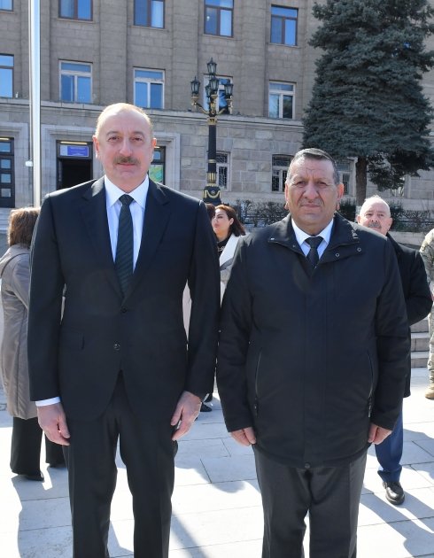 Президент Ильхам Алиев заложил фундамент мемориала жертвам Ходжалинского геноцида и встретился с представителями общественности района (ФОТО/ВИДЕО)