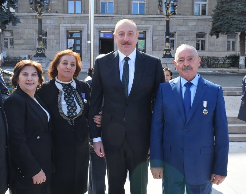 Президент Ильхам Алиев заложил фундамент мемориала жертвам Ходжалинского геноцида и встретился с представителями общественности района (ФОТО/ВИДЕО)