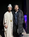 Турал Ахмед сыграл молодого Деде Горгуда в Бишкеке  - медаль  "Манас", национальный кыргызский халат  (ФОТО)
