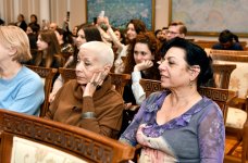 Азербайджанские исполнители в национальной одежде в преддверии праздника Новруз (ФОТО)