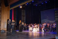 В Баку представлено мультимедийное шоу "Киноконцерт" с кадрами из азербайджанских фильмов (ФОТО)