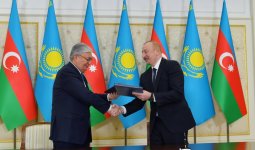 Azerbaijan, Kazakhstan sign documents (PHOTO/VIDEO)